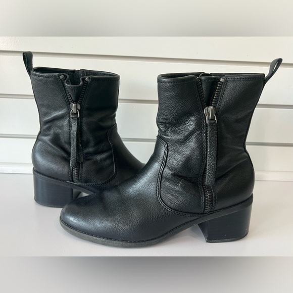 Clarks Nevella Devon Side Zip Ankle Boots Black Leather Bootie Heels Women's 9.5 - Picture 5 of 10